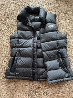 NWOT The North Face Black Puffer Vest